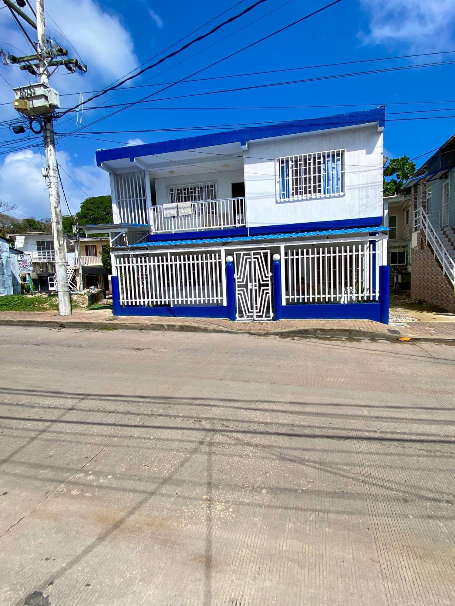 Miss Yasmin Place San Andrés Exteriör bild